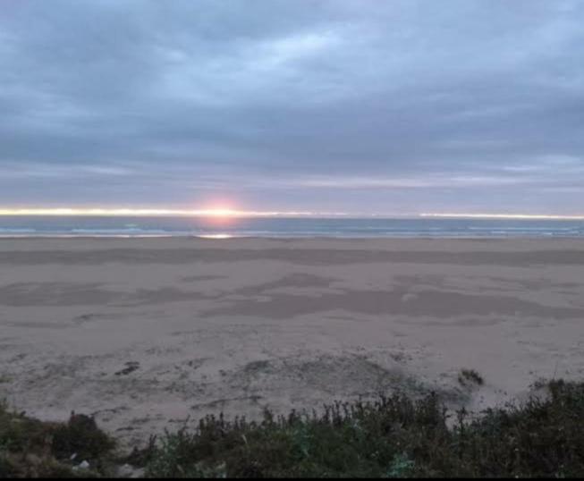 Bel Appartement A 5Min De La Plage Tanger Exteriör bild